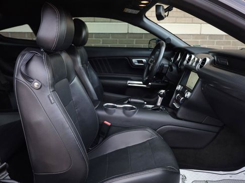 Used 2018 Ford Mustang GT Premium w/ GT Performance Package RWD image 17