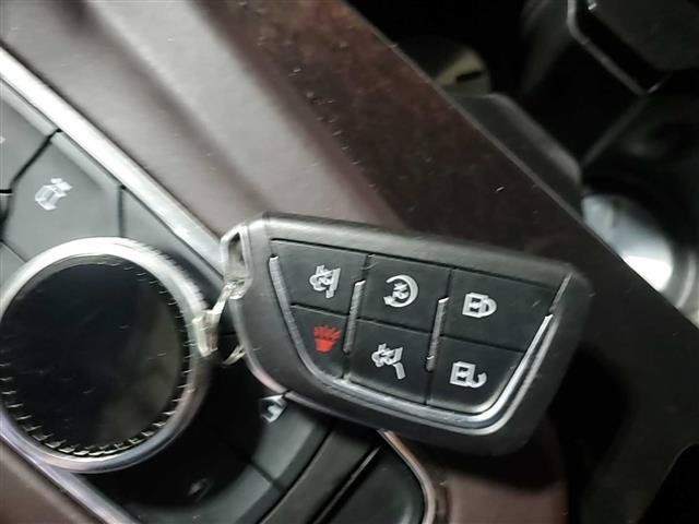 Used 2023 Cadillac Escalade ESV Sport Platinum w/ LPO, ONYX Package AWD/4WD image 9