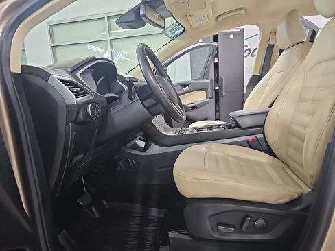 Used 2020 Ford Edge SEL w/ Convenience Package AWD/4WD image 18