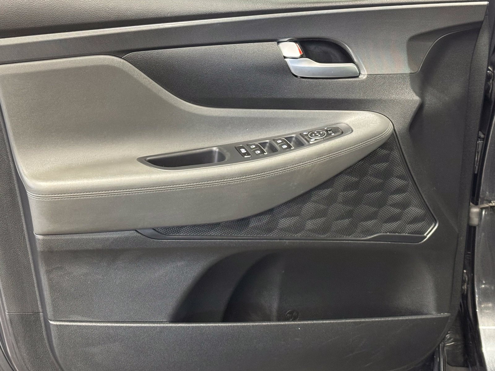 Used 2023 Hyundai Santa Fe SEL FWD image 14