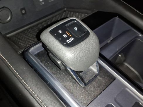 Certified 2024 Nissan Pathfinder SL image 17