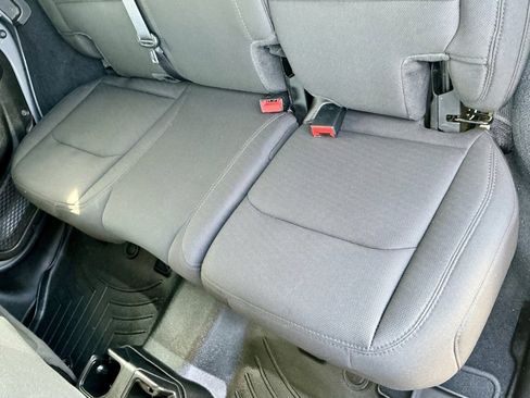 Used 2022 Jeep Wrangler Unlimited Sport image 29