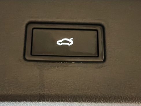 Certified 2024 Volkswagen Tiguan SE R-Line FWD image 14