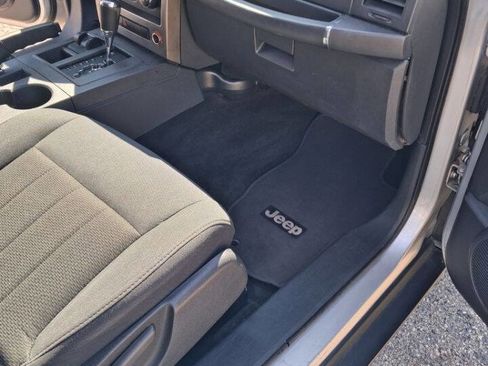 Used 2012 Jeep Liberty Sport AWD/4WD image 11