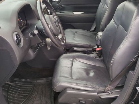 Used 2014 Jeep Compass Latitude image 15