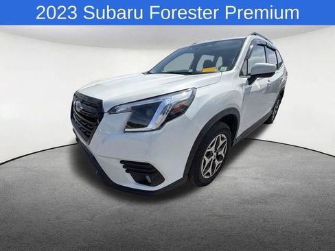 Used 2023 Subaru Forester Premium AWD/4WD image 3