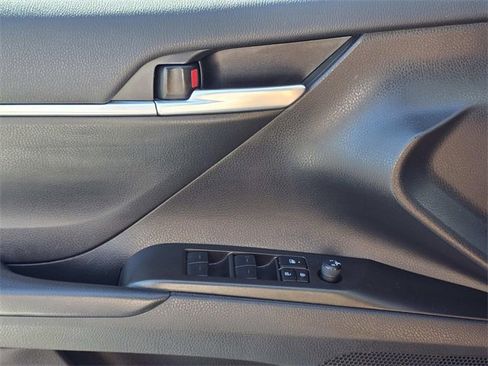 Used 2023 Toyota Camry SE image 20