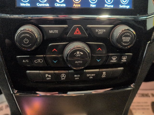 Used 2021 Jeep Grand Cherokee Laredo X AWD/4WD image 23