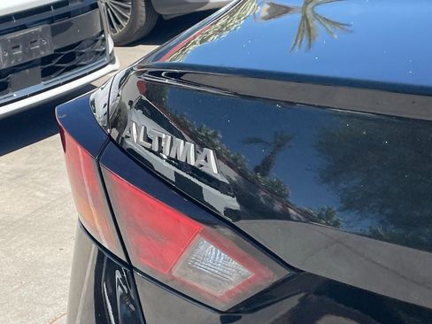 Used 2025 Nissan Altima 2.5 SV image 4