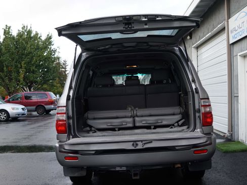 Used 2004 Toyota Land Cruiser image 15