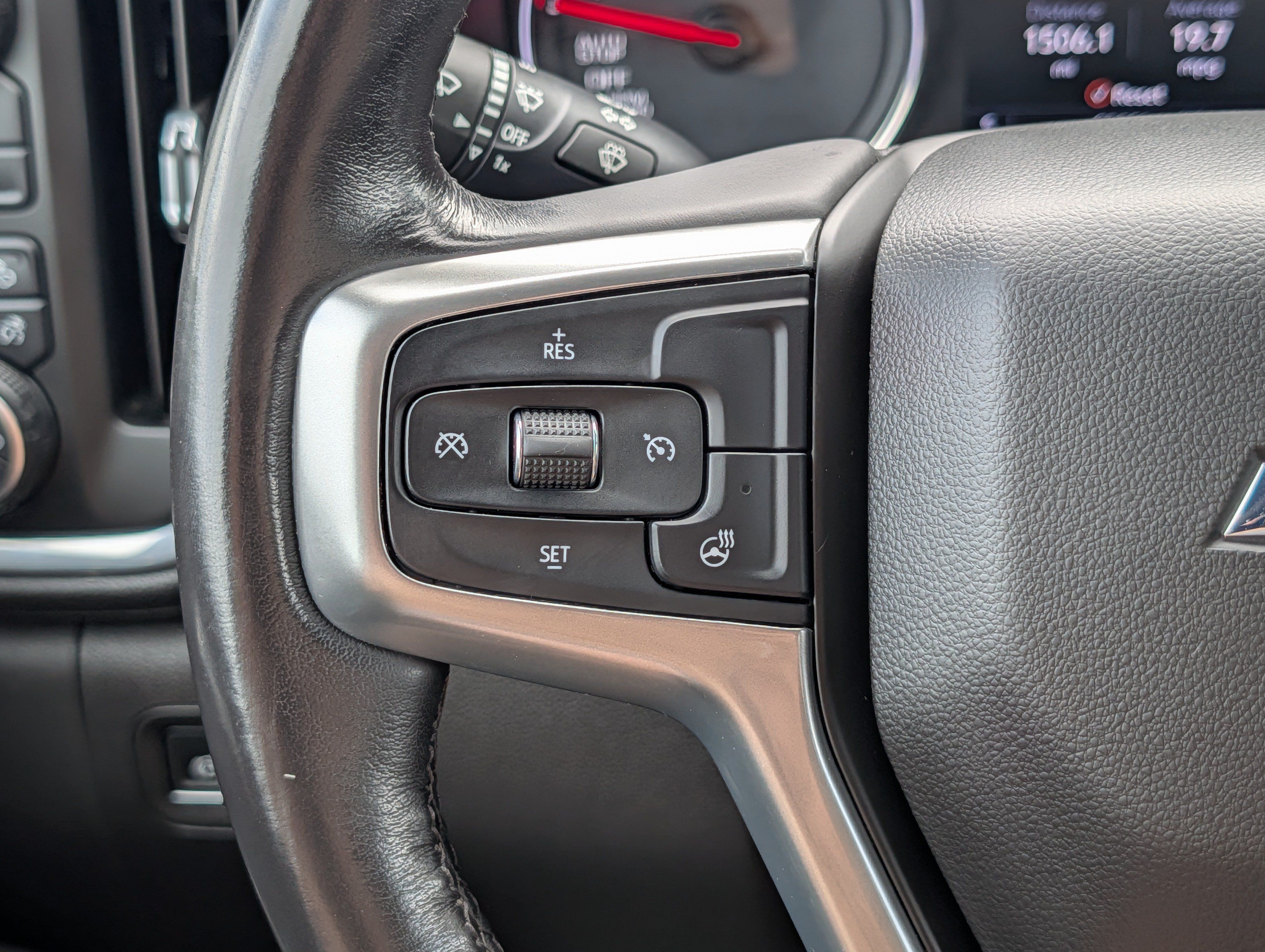 Used 2020 Chevrolet Silverado 1500 RST AWD/4WD image 31