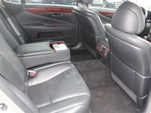 Used 2007 Lexus LS 460 L image 9