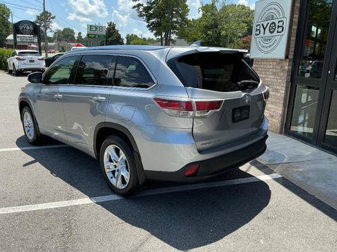 Used 2014 Toyota Highlander Limited FWD image 3
