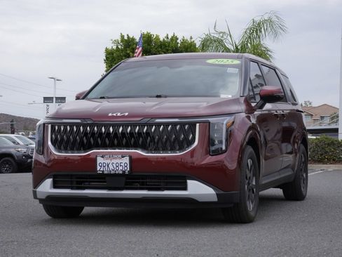 Used 2025 Kia Carnival LXS image 9