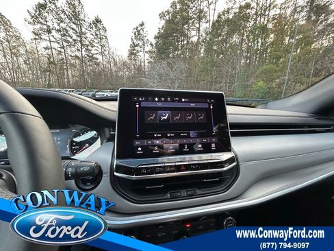 Used 2024 Jeep Compass Limited image 35