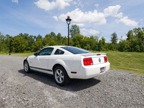 Used 2007 Ford Mustang Premium RWD image 3