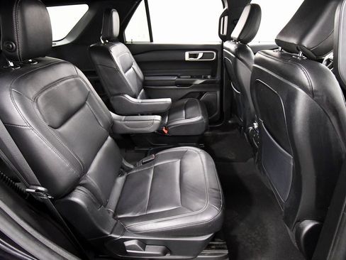 Used 2020 Ford Explorer XLT w/ Equipment Group 202A image 17