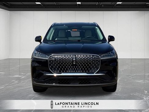 Certified 2026 Lincoln Aviator AWD image 8