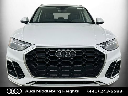 Certified 2023 Audi Q5 2.0T Premium w/ Convenience Package image 2