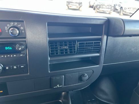 Used 2025 Chevrolet Express 2500 w/ Driver Convenience Package RWD image 31