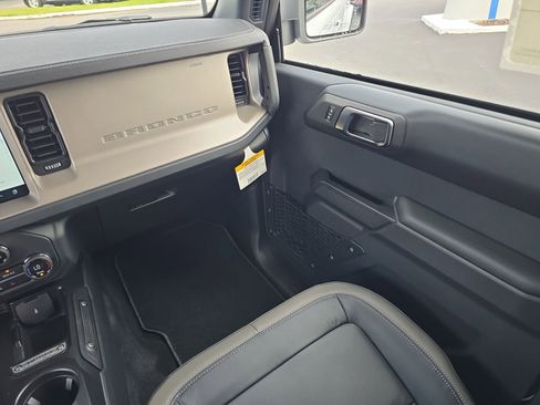 New 2025 Ford Bronco Outer Banks image 11