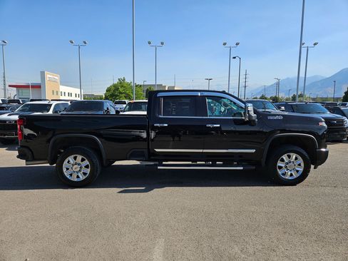 Used 2024 Chevrolet Silverado 3500 High Country AWD/4WD image 2