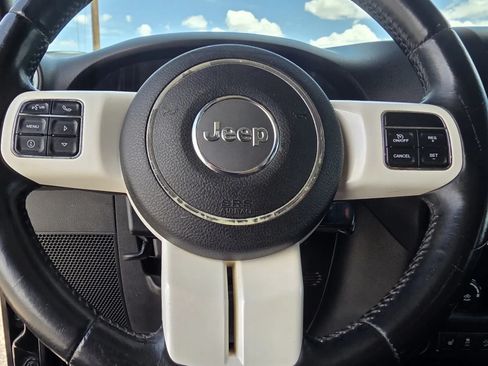 Used 2015 Jeep Wrangler Sahara AWD/4WD image 21