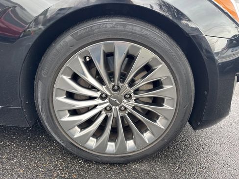 Used 2017 Genesis G90 3.3T Premium image 9