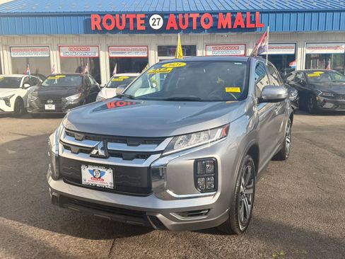 Used 2025 Mitsubishi Outlander Sport SE AWD/4WD image 1