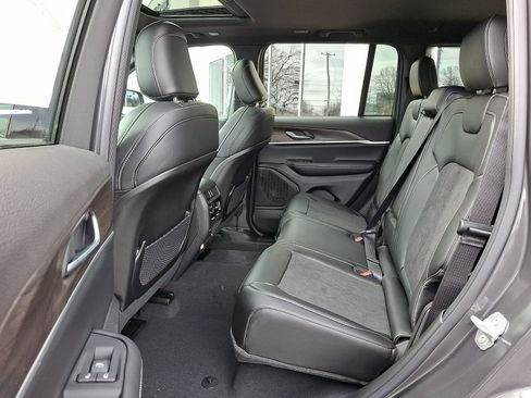 New 2026 Jeep Grand Cherokee Altitude image 6