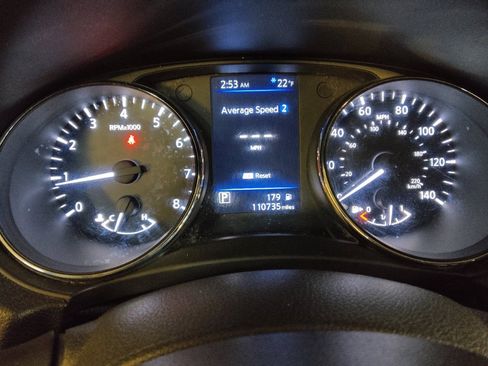 Used 2019 Nissan Rogue SV image 23