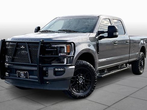 Certified 2022 Ford F250 Lariat w/ Black Appearance Package image 34