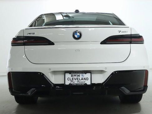 Used 2025 BMW 740i xDrive image 45