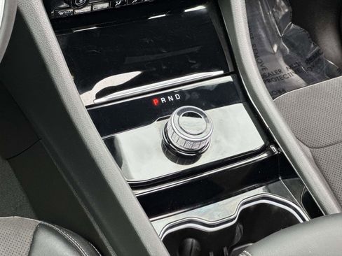 Used 2023 Jeep Grand Cherokee L Laredo image 5