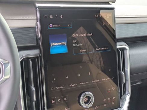 New 2026 GMC Acadia Elevation w/ Elevation Premium Package image 19