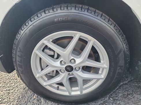 Used 2024 Ford Edge SEL image 31