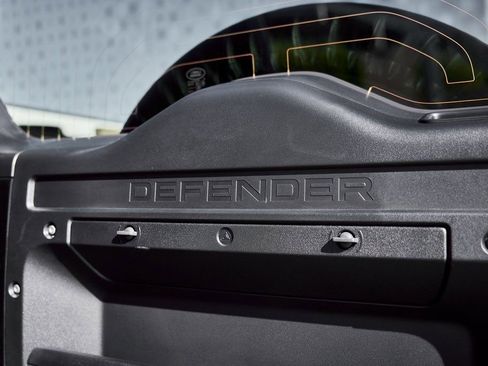 Used 2024 Land Rover Defender 110 SE AWD/4WD image 29