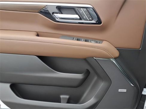 New 2026 Chevrolet Suburban High Country image 14