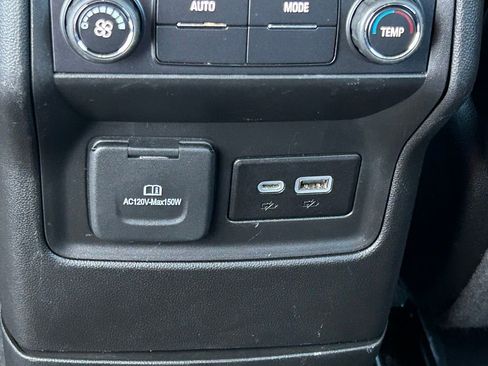 Used 2023 GMC Acadia SLT image 64