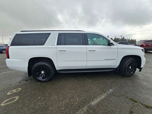 Used 2018 Chevrolet Suburban LT image 9