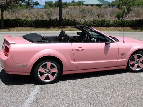 Used 2006 Ford Mustang GT RWD image 18