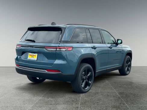 New 2026 Jeep Grand Cherokee Limited RWD image 5