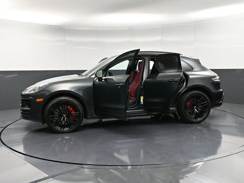 Certified 2023 Porsche Macan GTS image 37