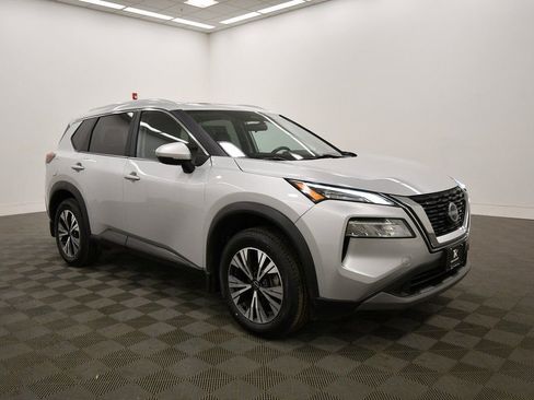 Used 2023 Nissan Rogue SV w/ SV Premium Package image 11
