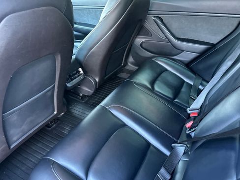 Used 2020 Tesla Model 3 Long Range image 4