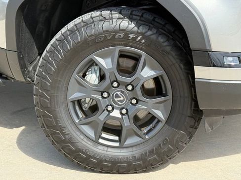 Used 2024 Lexus GX 550 image 2