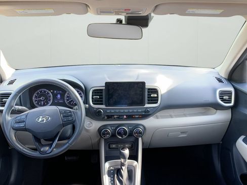 Certified 2022 Hyundai Venue Limited FWD image 24