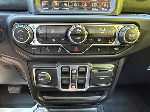 Used 2021 Jeep Gladiator Overland AWD/4WD image 24