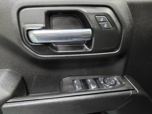 Used 2020 Chevrolet Silverado 1500 Custom w/ Custom Value Package image 18