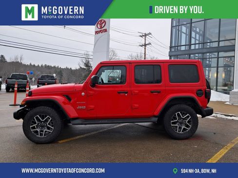 Used 2024 Jeep Wrangler Sahara image 2